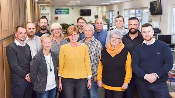 Gruppe von Feddersen-Mitarbeiterinnen und Mitarbeitern