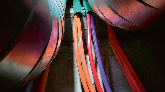 Foto von Glasfaserkabeln