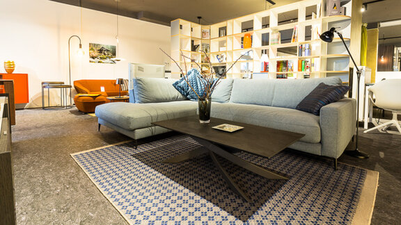 Blick in den Showroom von wohndesign berlin in Schöneberg