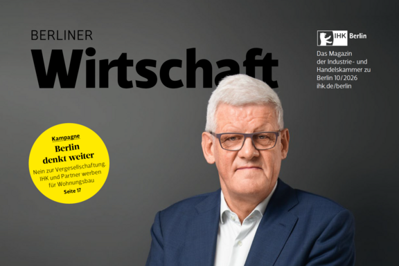 Berliner Wirtschaft Zu sehen ist das Cover des Magazins Berliner WIrtschaft von der Septemberausgabe 2026. Auf dem Cover ist ein Foto des Unternehmers Thomas Groth. Er ist ein älterer Herr mit kurzen weißen Haaren und einer Brille.