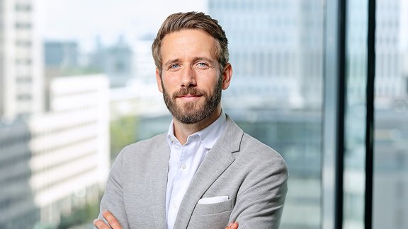 Portrait von Lennart Schmidt, CFO von Autodoc