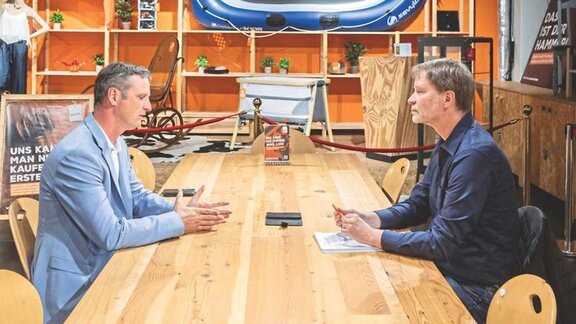 Thomas Wagner spricht mit Michael Gneuss.