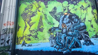 Zu sehen ist ein Graffiti am RAW-Gelände in Berlin.
