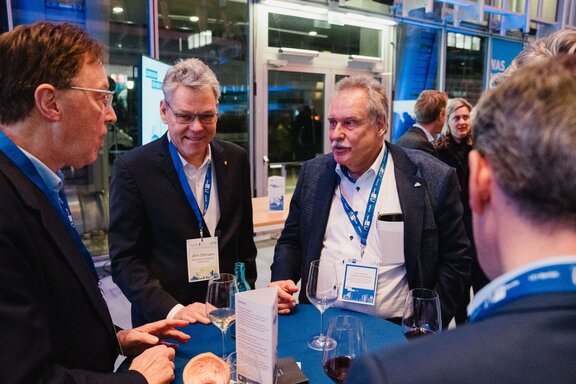 Gespräch zwischen Unternehmern zum Jahresauftakt