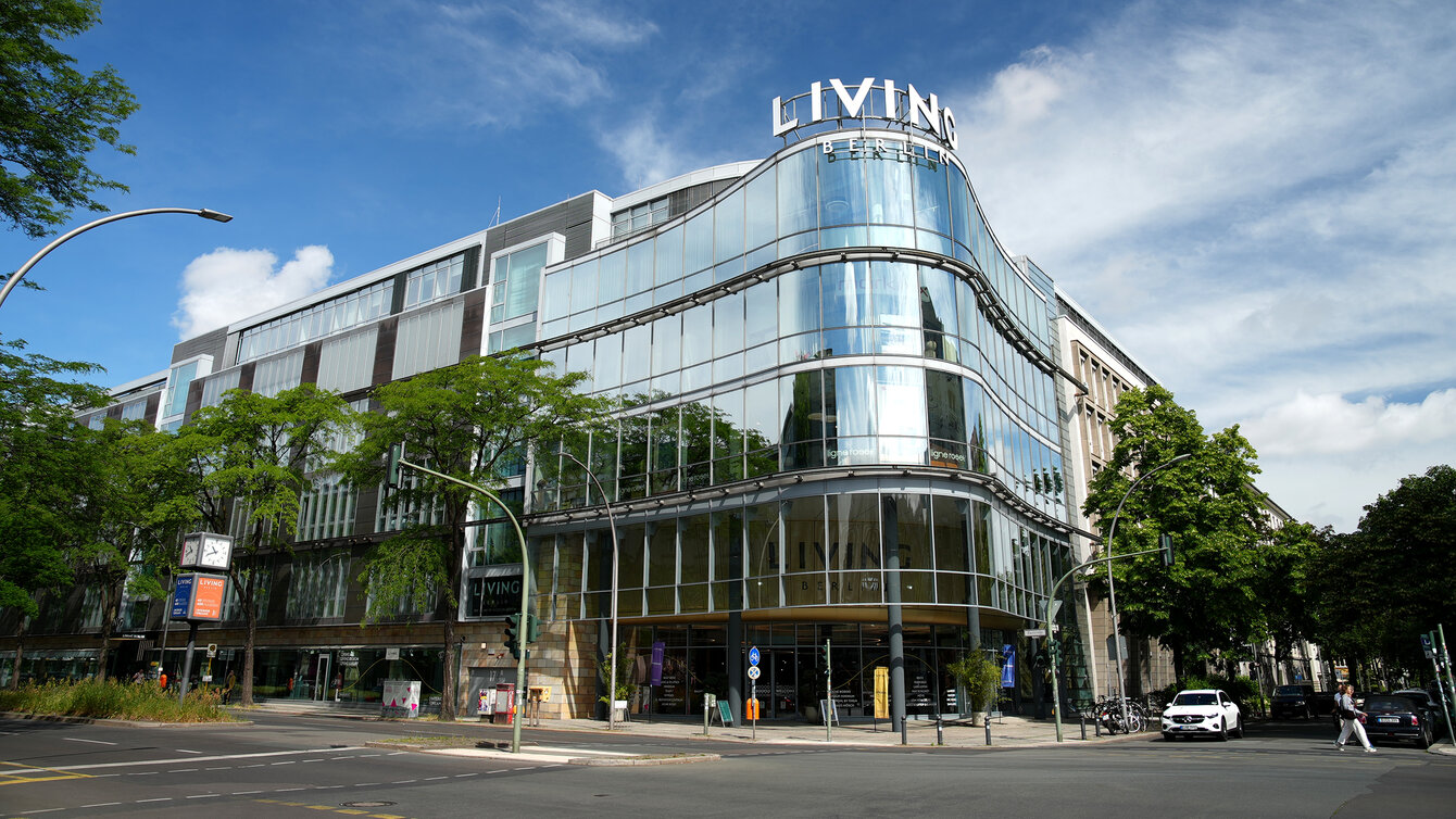 Außenansicht des Kaufhauses Living Berlin in der Kantstraße