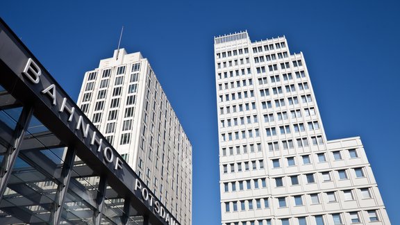 Zwei Hochhäuser am Potsdamer Platz