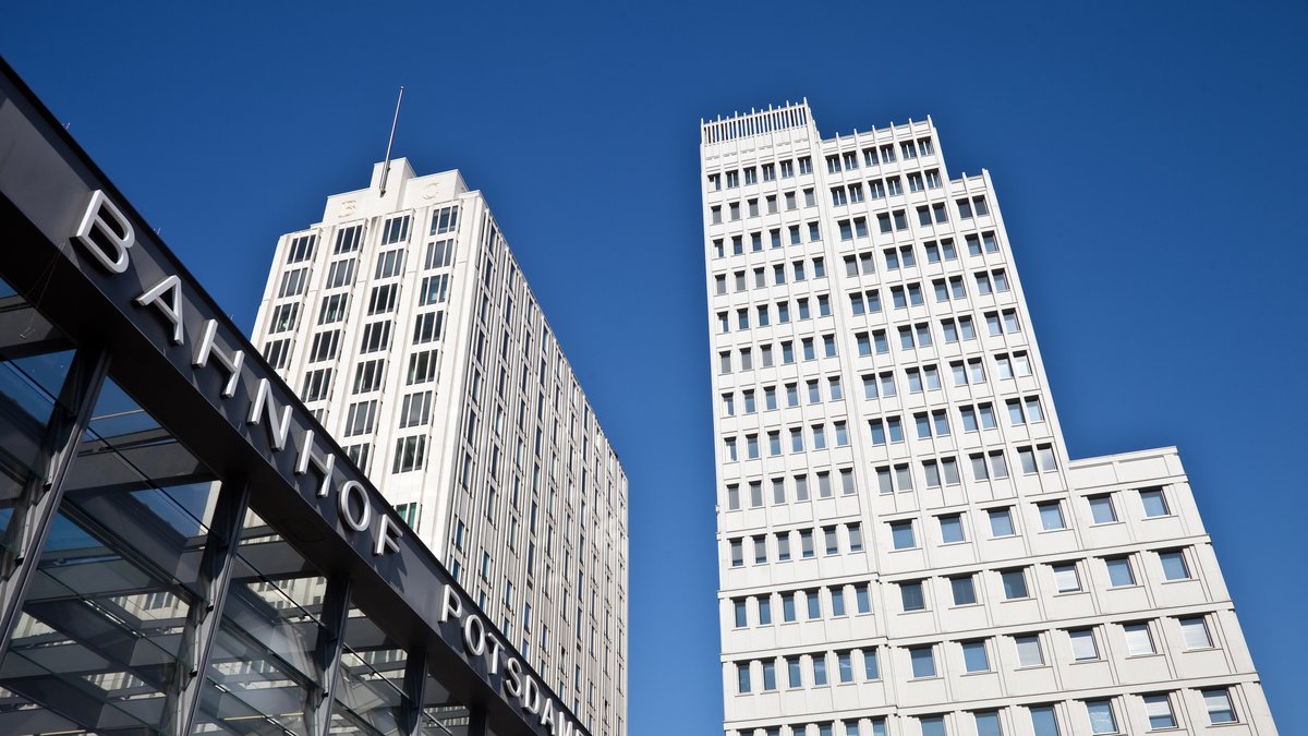 Zwei Hochhäuser am Potsdamer Platz