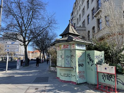 Foto von einem geschlossenen Kiosk