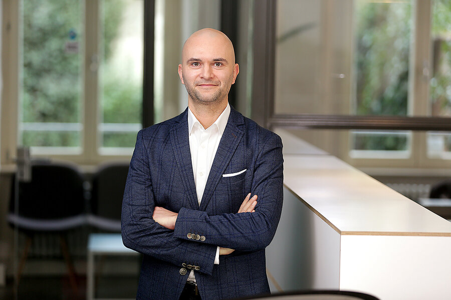 Foto von Dirk Herzer, CEO von Artbutler.