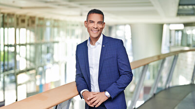Foto von DanLahiri Agboli, Geschäftsführer der office company