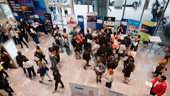 Foto einer Messe bei der IHK Berlin