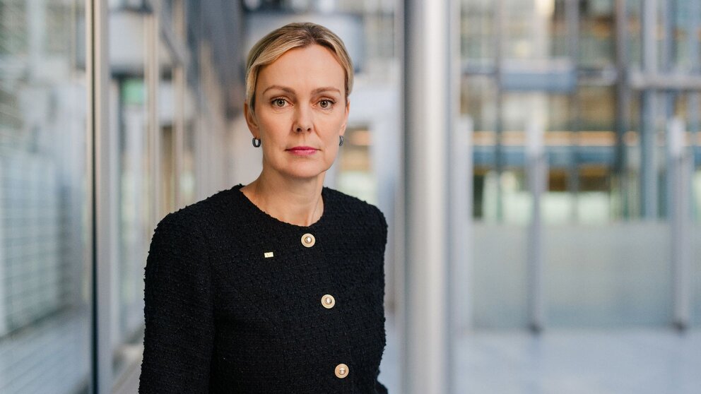 IHK-Hauptgeschäftsführerin Manja Schreiner in einer Portraitaufnahme.