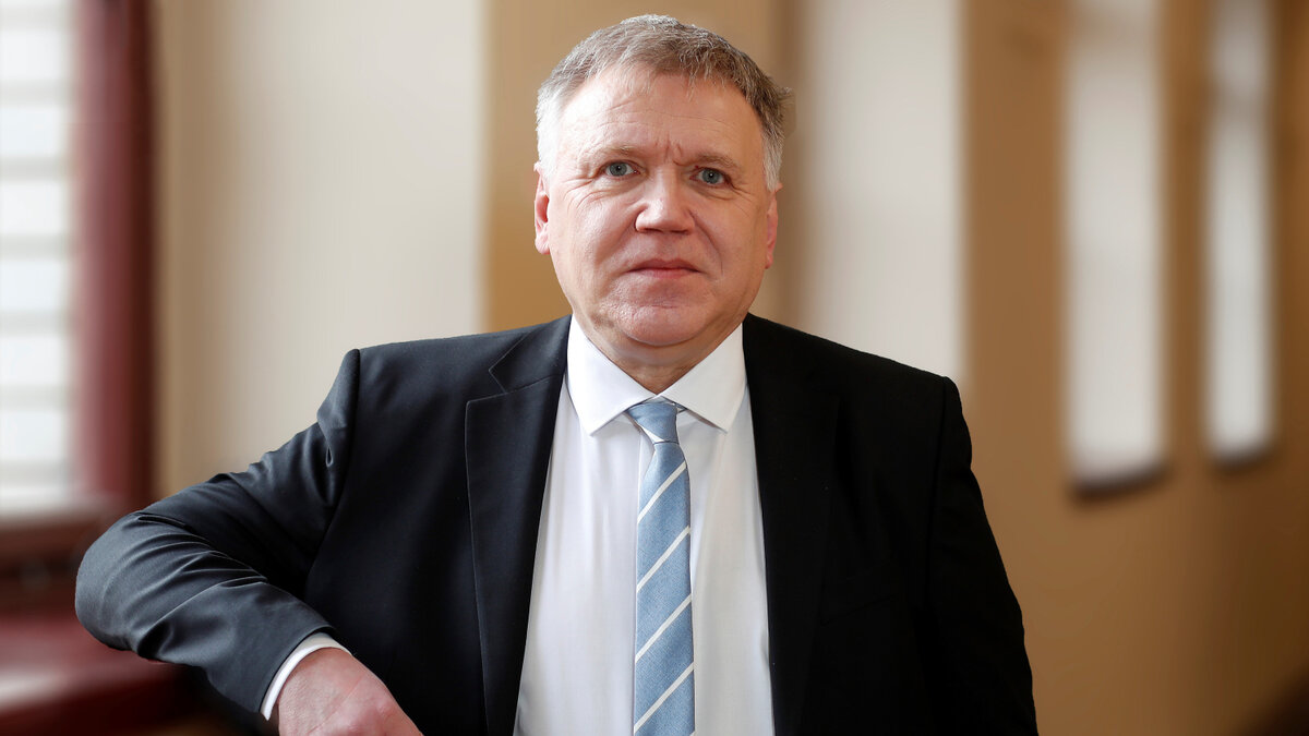 Foto des Landeswahlleiters Prof. Dr. Stephan Bröchler