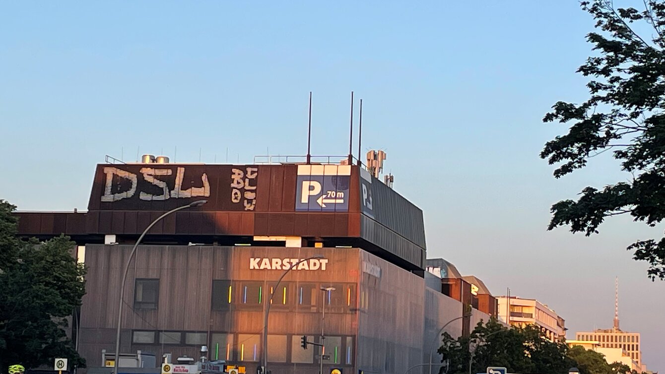 Außenansicht des ehemaligen Karstadt-Warenhauses in Berlin-Wedding