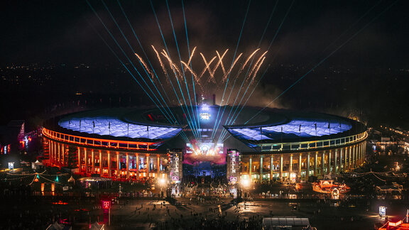 Feuerwerk über dem Olympiastadion während des Lollapalooza Festivals 