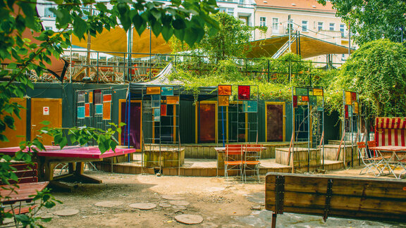 Der Outdoor-Bereichs des Club Renate.