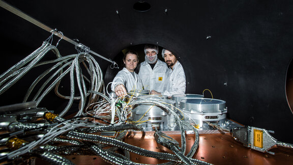 Astrofein Reaktionsräder in der Weltraumsimulationskammer