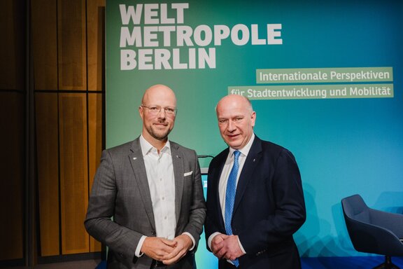 IHK-Präsident Sebastian Stietzel und der Bürgermeister von Berlin Kai Wegner.