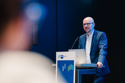 Sebastian Stietzel, Präsident der IHK Berlin bei der Podiumsdiskussion "Ausbildung 2.0 - Reformimpulse für die duale Ausbildung" im Ludwig Erhard Haus