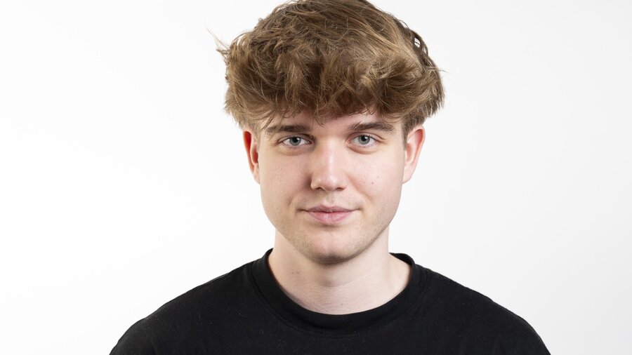 Porträtfoto von Moritz Holländer, Gründer von Almedia.