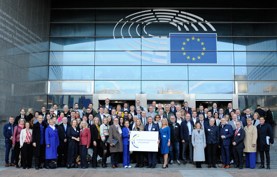 Gruppenfoto des Europäischen Parlaments der Unternehmen